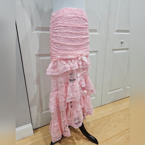 Dolls Kill Sugar Thrillz True Love Nonsense Pink Lace Maxi Tiered Bow Skirt M - Picture 3 of 12